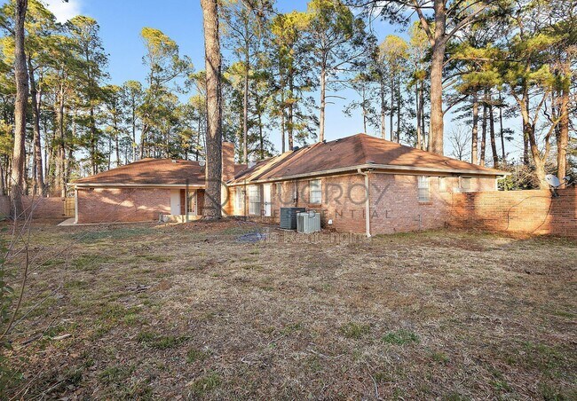 Building Photo - 816 Winthrop Cir