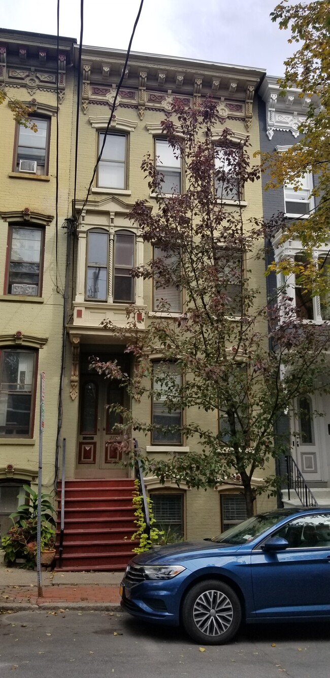 Building Photo - 277 Hudson Ave