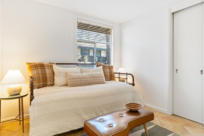 Building Photo - Centrally Located - Minutes from Dell Children's Hospital