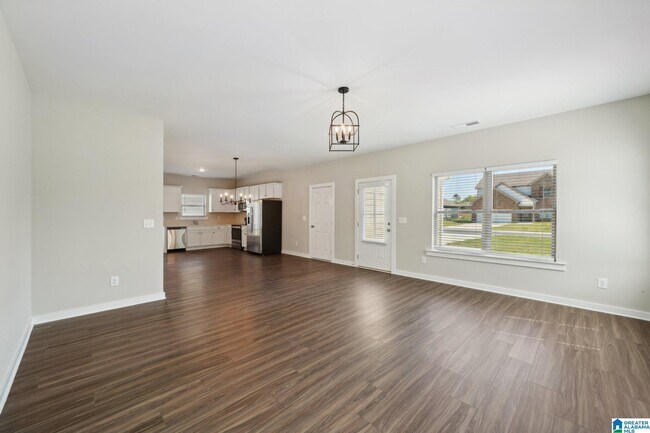 Building Photo - 129 Kings Wy