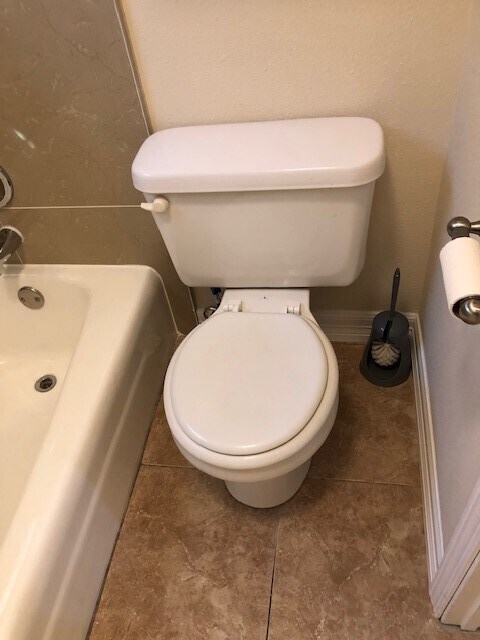 Guest Bathroom - 4116 Gallant Fox Dr