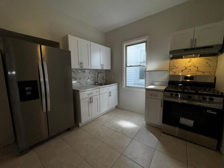 Building Photo - 489 S 17th St