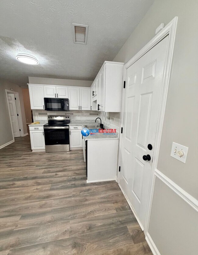 Building Photo - Nice UPDATED 3-bedroom ranch in Lawrenceville