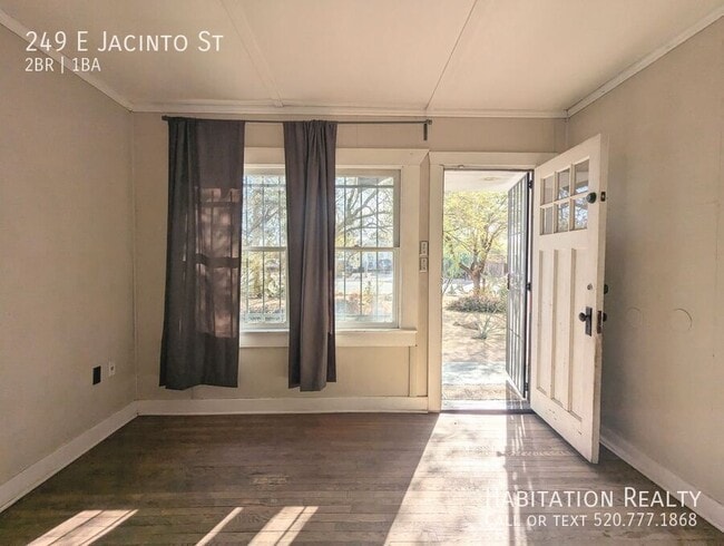 Building Photo - 249 E Jacinto St