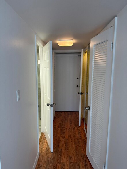 Building Photo - 18041 Biscayne Blvd