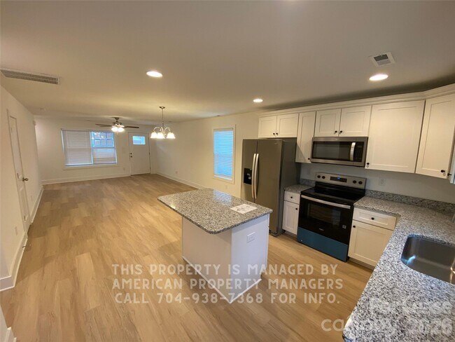 Building Photo - 408 Vance Ave