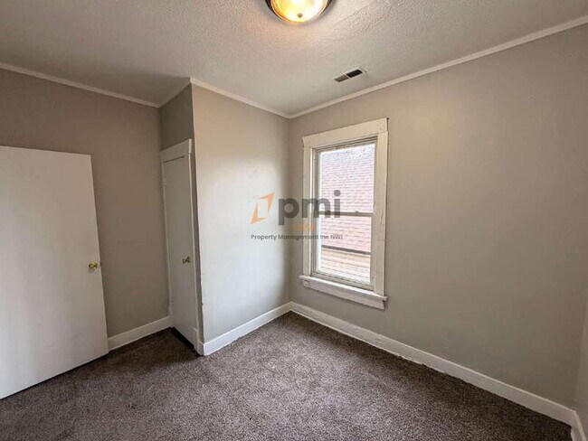 Building Photo - 3910 Catalpa St