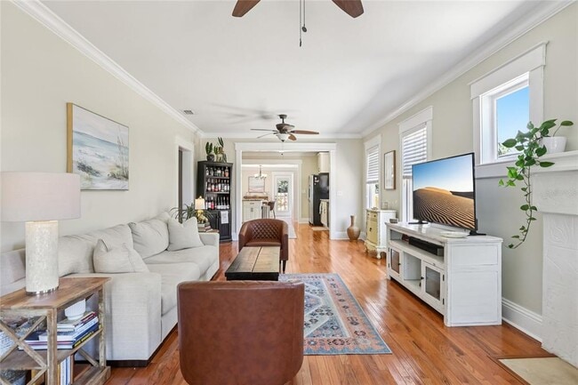 Building Photo - 712 E Caracas St