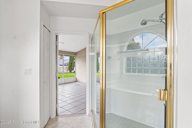 Building Photo - 475 Buttonwood Dr