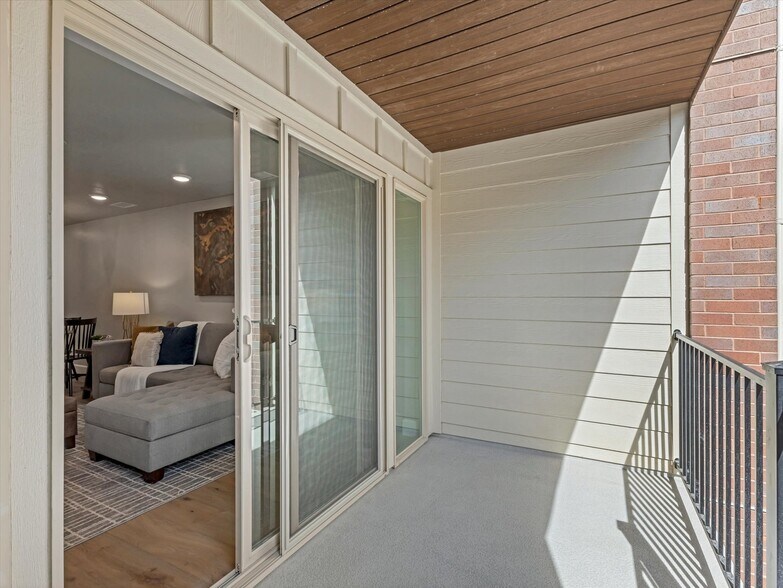 Building Photo - 1032 E 400 S