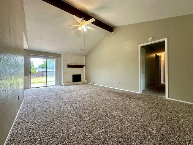 Building Photo - 148 Bowie Ln