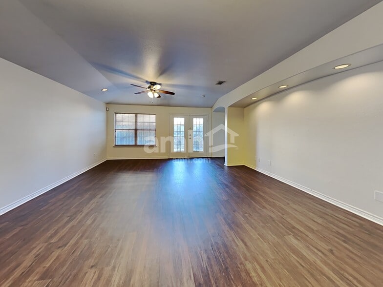 Building Photo - 5825 Stone Mountain Rd