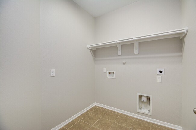 Building Photo - 6026 Burnet Bend Ave