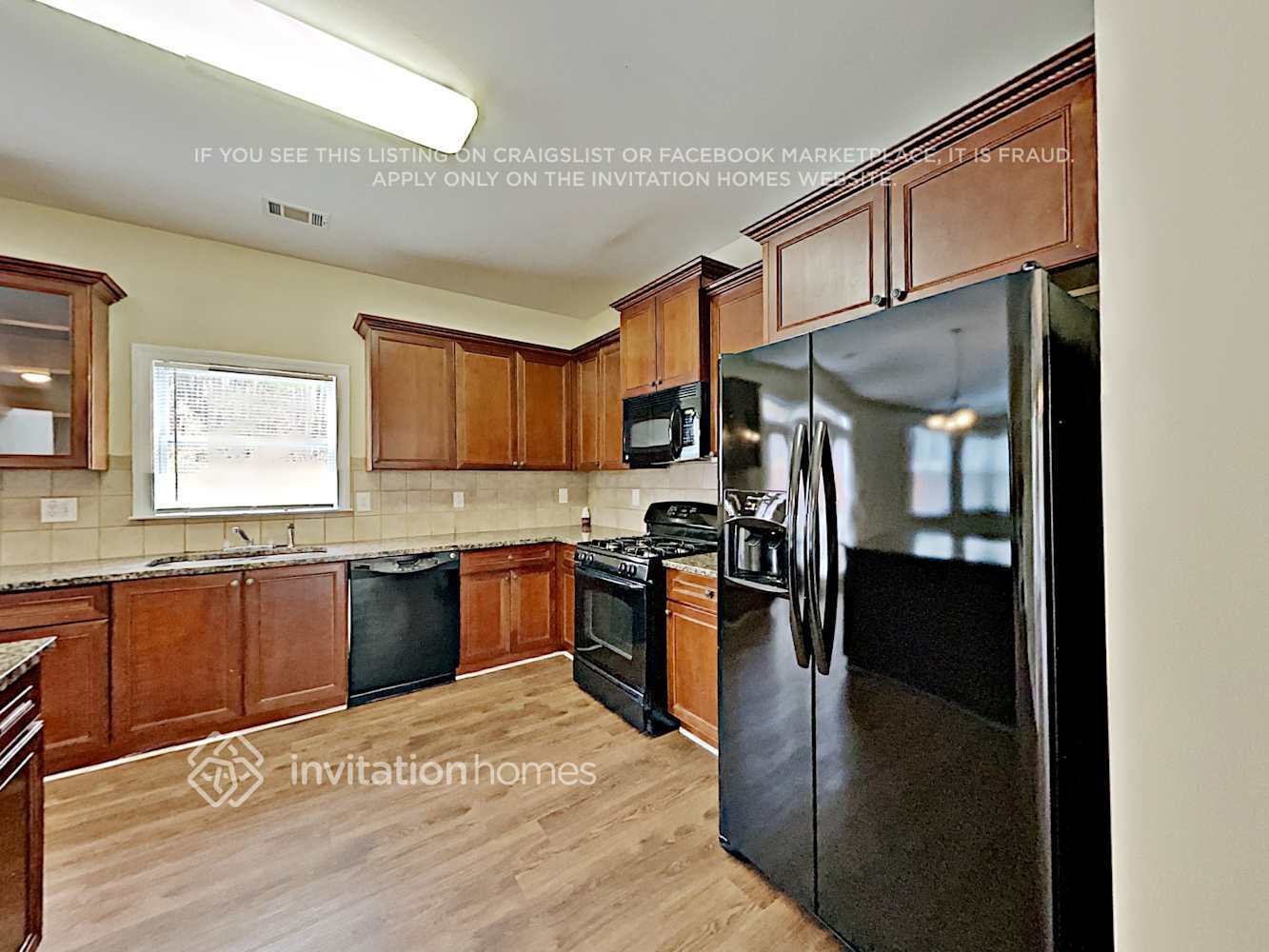 Building Photo - 872 Preserve Park Dr