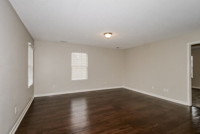 Building Photo - 9999 Chariden Dr