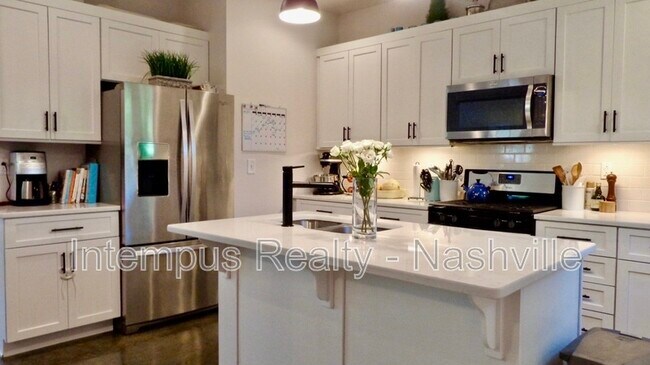 Building Photo - 3211 Anderson Pl