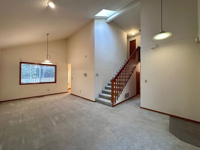 Building Photo - Bethany’s Deerfield Neighborhood – Spacious 3-Bedroom Home! | MOVE IN SPECIAL