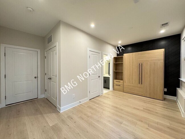 Building Photo - 1021 S Taylor Ct