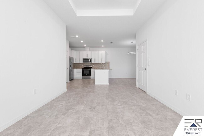 Building Photo - Modern 3-Bed, 2-Bath Townhome with Private Yard & 2-Car Garage