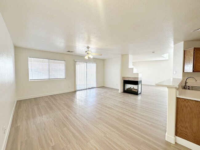 Building Photo - 4 BEDROOM WITH LOFT IN CUL DE SAC IN LONE MOUNTAIN