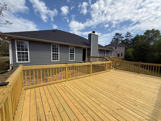 Building Photo - 2018 Tranquil Ln