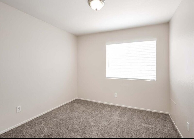Building Photo - 9428 Desert Ridge Ave