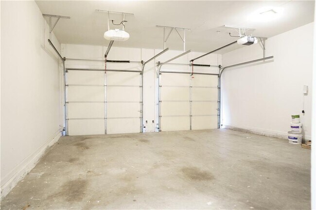 Building Photo - 2581 Southhaven Ln