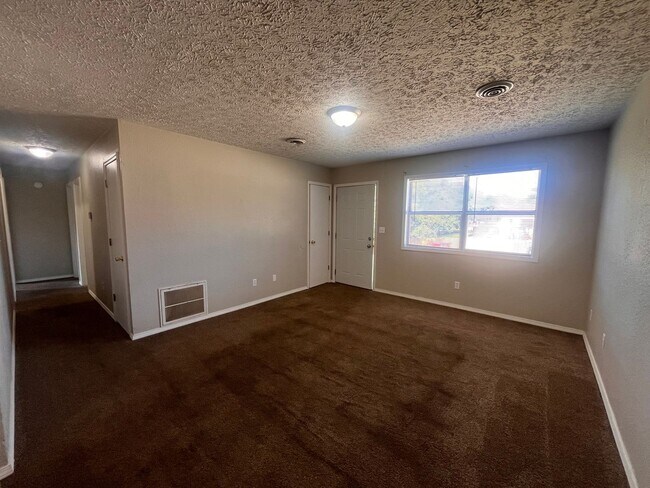 Building Photo - 15525 Tampa Rd