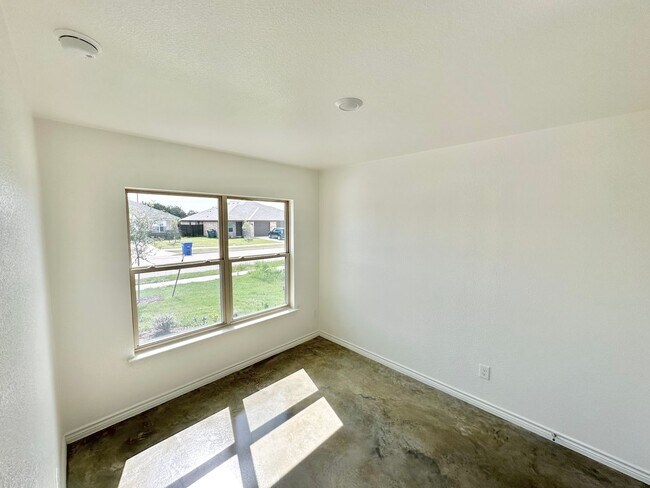 Building Photo - 506 Lost Trl