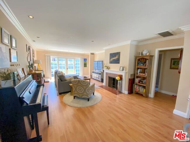 Building Photo - 5185 Karen Cir