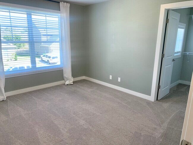 Building Photo - 6842 Valley Brook Trace