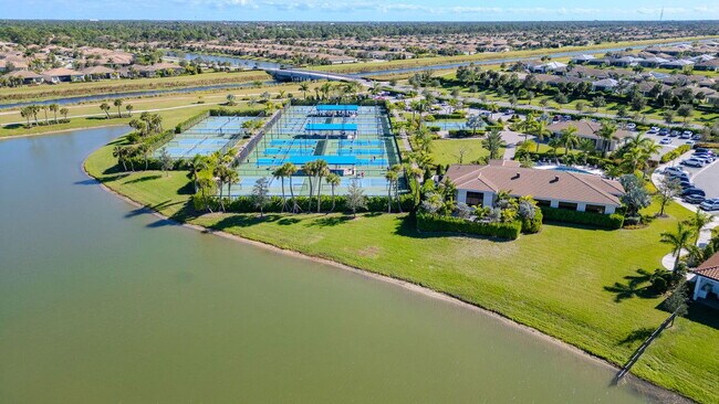 Building Photo - 9155 SW Esule Way