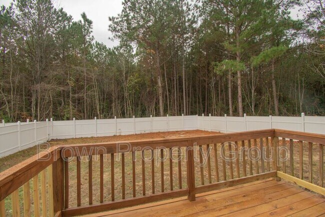 Building Photo - 3685 Pioneer Dr