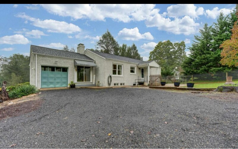 Building Photo - 10166 Glebe Rd