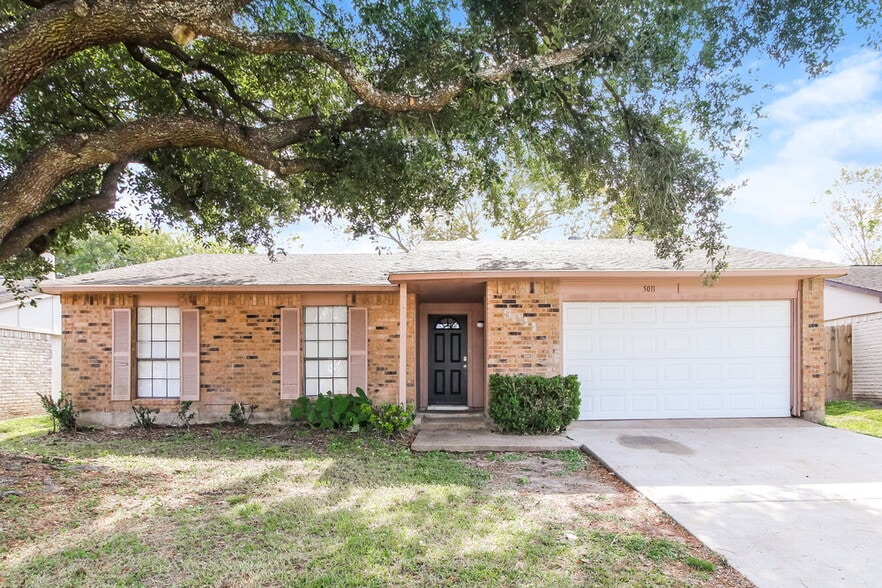 Primary Photo - 5011 Ridge Manor Dr