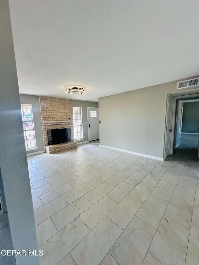 Building Photo - 11733 Lorri Dr