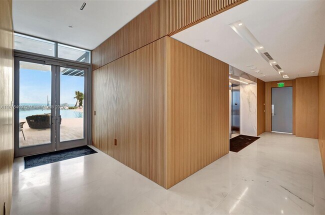 Building Photo - 300 Biscayne Blvd Way