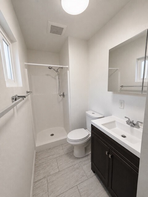 Building Photo - 10515 Firmona Ave