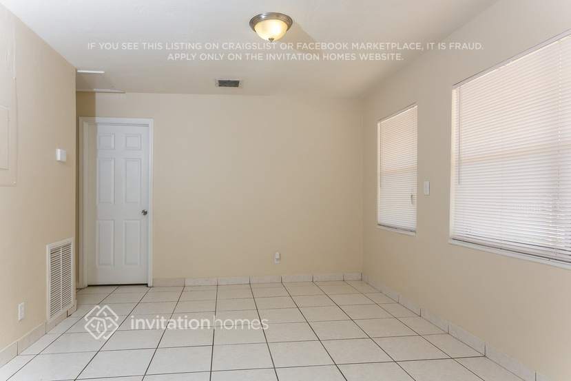 Building Photo - 1513 NE 27th Ct