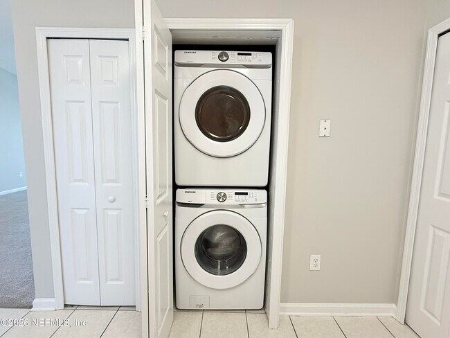 Building Photo - 8227 Lobster Bay Ct