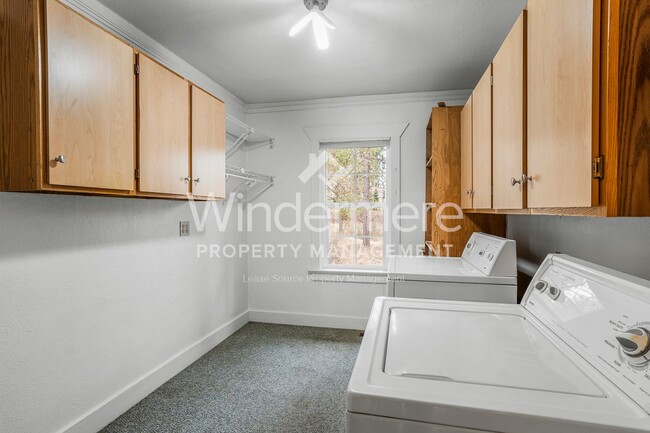 Building Photo - 10125 N Whitworth Dr