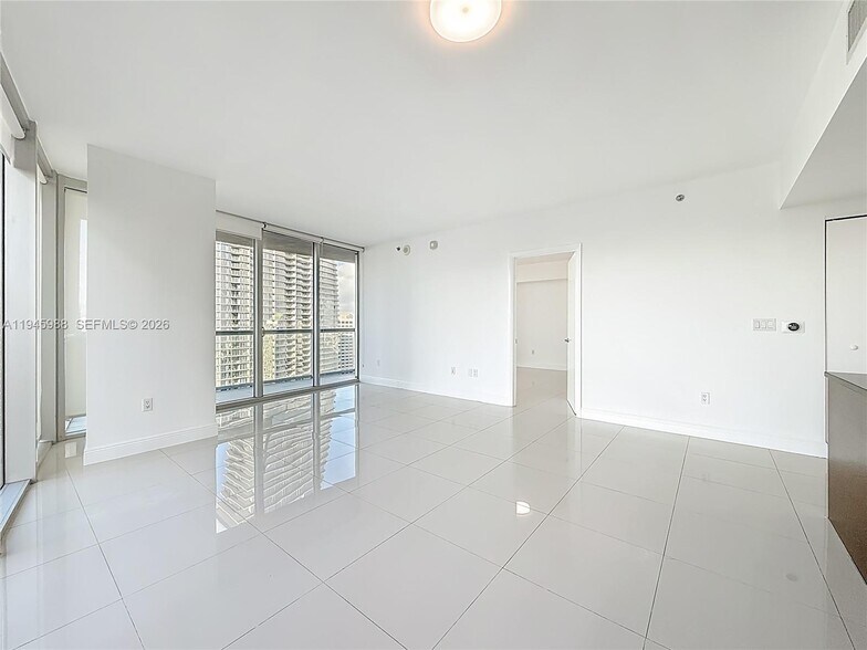 Building Photo - 475 Brickell Ave
