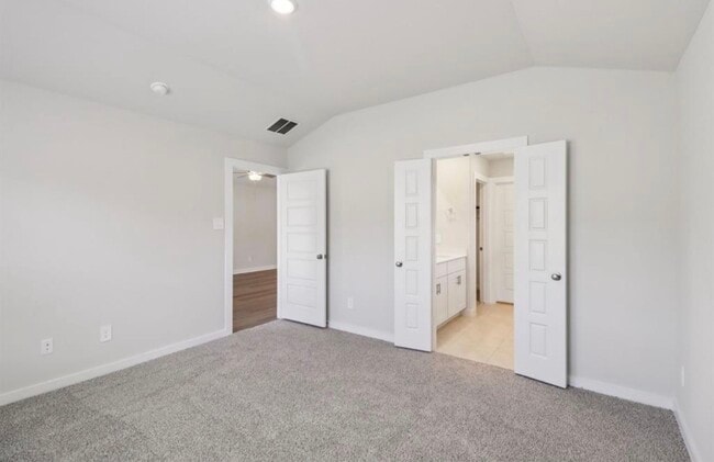 Building Photo - 1900 Velvet Oak Ln