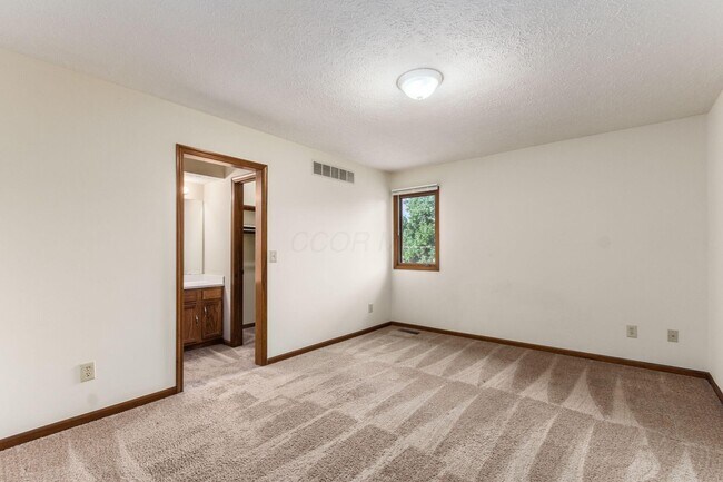 Building Photo - 4847 Dierker Rd