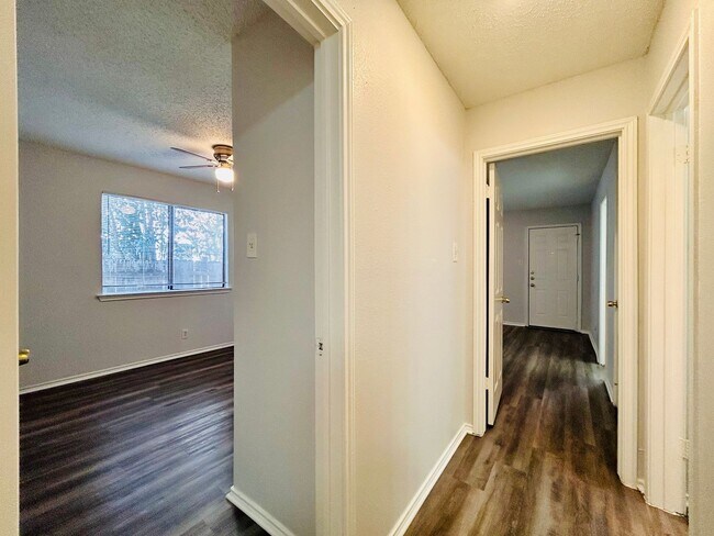 Building Photo - 9315 Kempler Dr