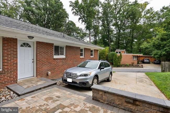 Building Photo - 7409 Aspen Ave