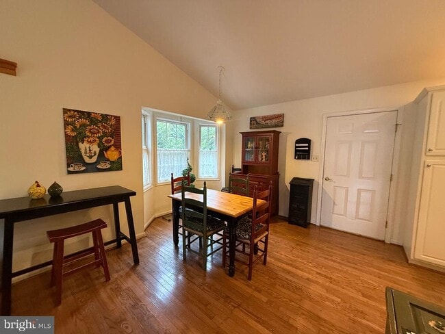 Building Photo - 12 Portsmouth Rd