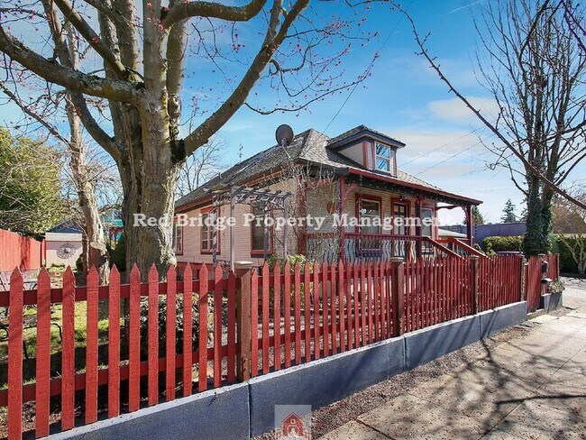 Building Photo - 5022 NE 23rd Ave