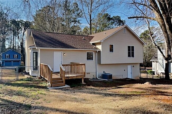 Building Photo - 379 Sumer Ln N