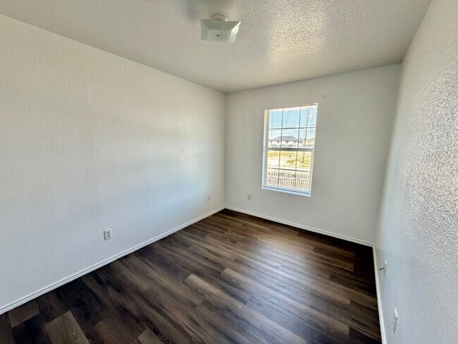 Building Photo - 4302 Alan Kent Dr